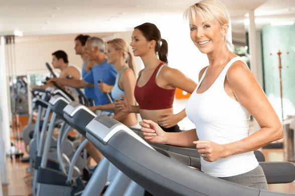 L'allenamento cardio su tapis roulant ti aiuterà a perdere peso nella zona addominale e laterale