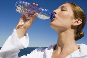 Bevi acqua se sei a dieta pigra